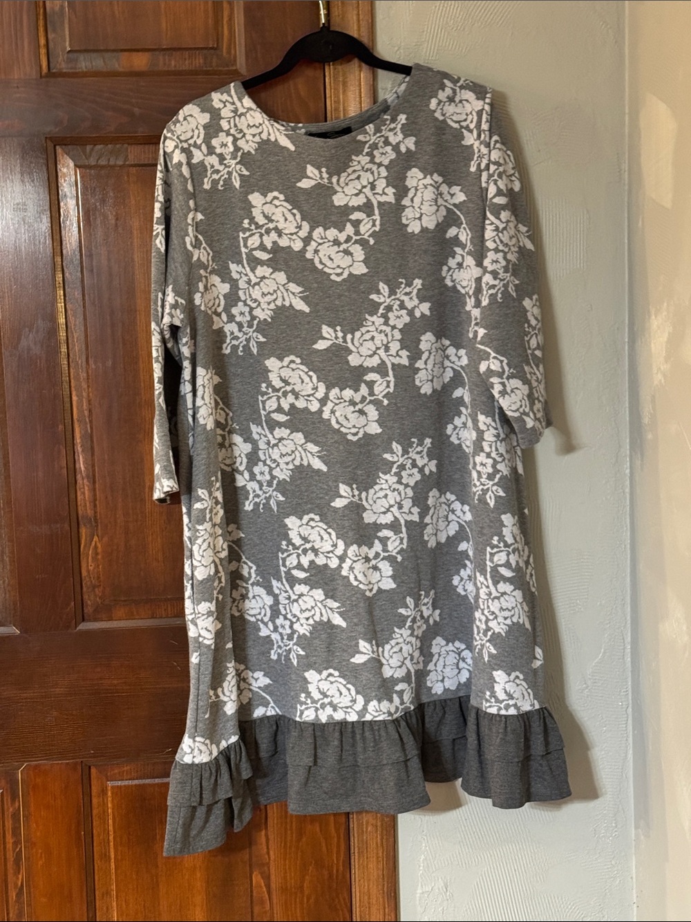 Suzanne Betro Gray and Black Knit Tunic too